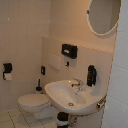 Garni B R O C K E N H E X E